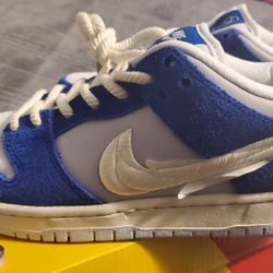 BRAND NEW NIKE DUNK LOW SB "GARDENIA" SIZE  7.5M 