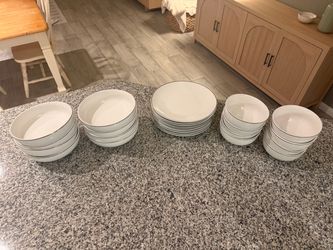 White Dinner Plates with Gold Rim – Set of 8 - matching bowls 2 different sizes 8 each.