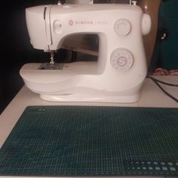 Singer Sewing Machine 
