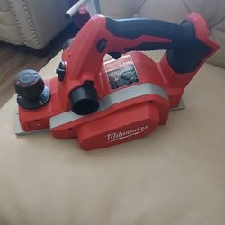 
Milwaukee
M18 18V Lithium-Ion Cordless 3-1/4 in. Planer (Tool-Only)