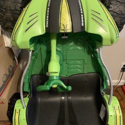 Power Wheels Dune Racer Extreme Battery-Powered Ride-on with Charger