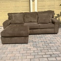 Sectional Couch *Free Delivery*