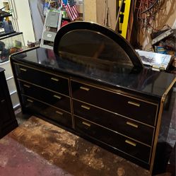 Dresser/ Vanity With Mirror Attachment
