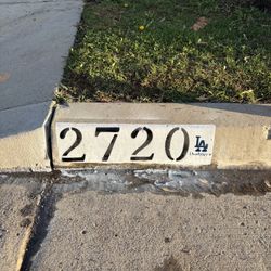 Curb painting