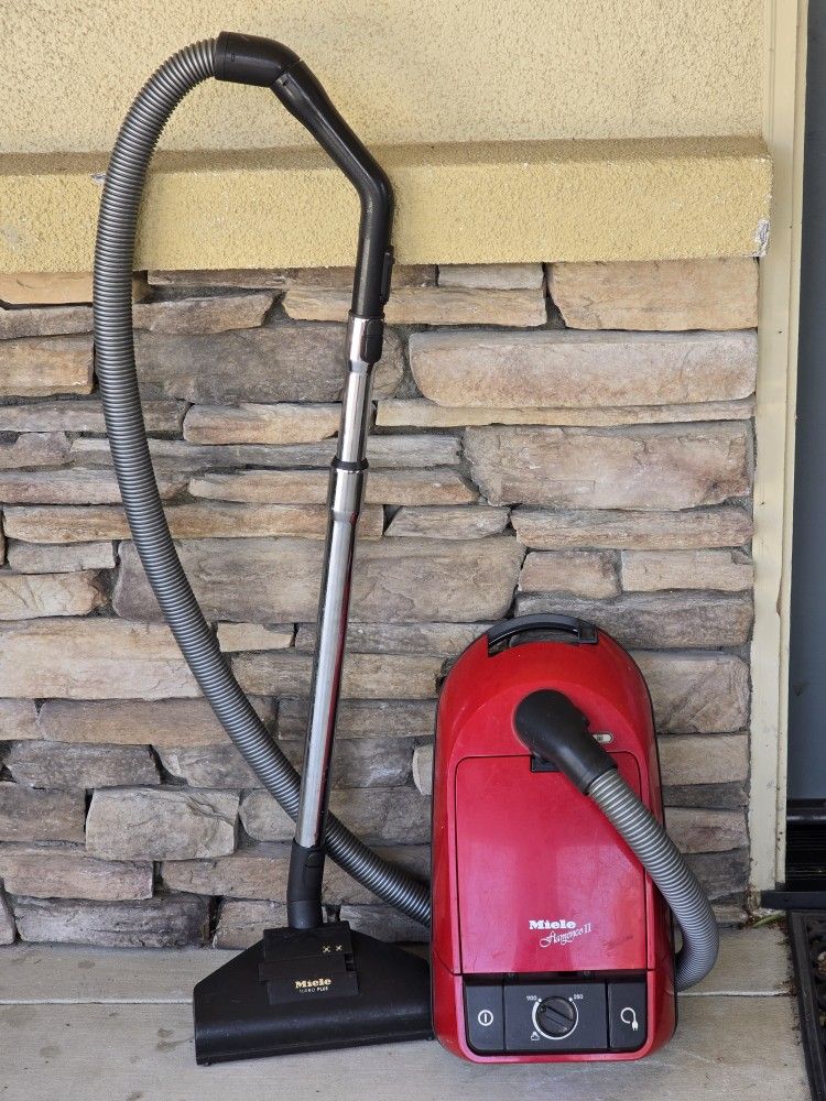 Miele Flamenco II Vacuum