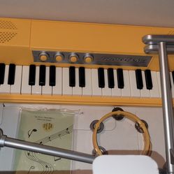 American Girl Keyboard Piano 🎹 & Microphone  🎤,tambourine Bundle $50.00