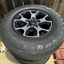 Jeep Gladiator Wheels/Tires Combo