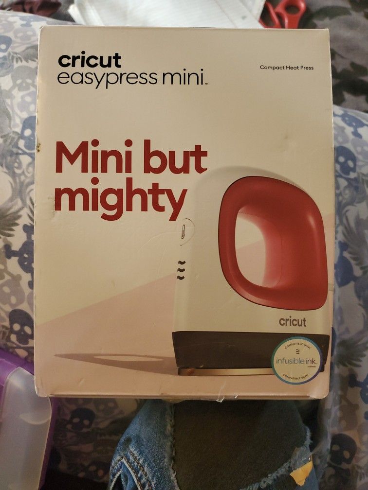 Cricut EasyPress Mini,  HTV, Iron-On & Infusable Ink