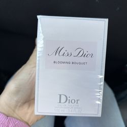miss dior perfume 