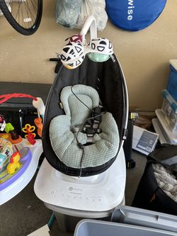 4 moms Baby Swing