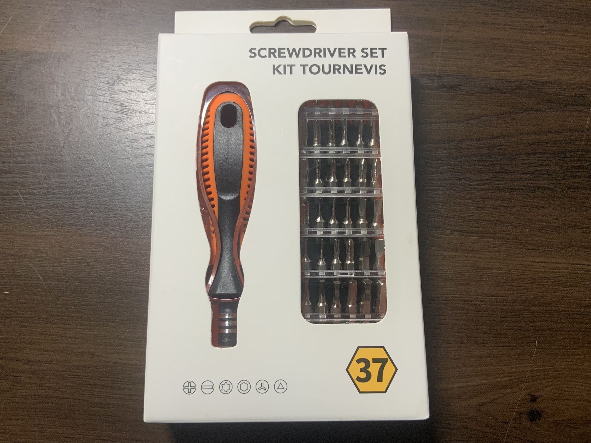 SCREWDRIVER SET KIT W/ INTERCHANGEABLE HEADS-MINISO-BRAND NEW NEVER USED