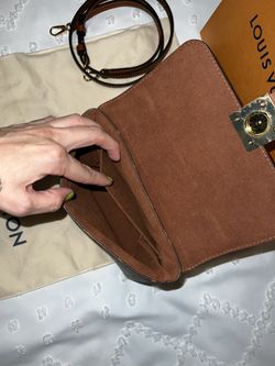 Louis Vuitton Lock Me Chain Bag Original Box & Receipt for Sale in Irvine,  CA - OfferUp