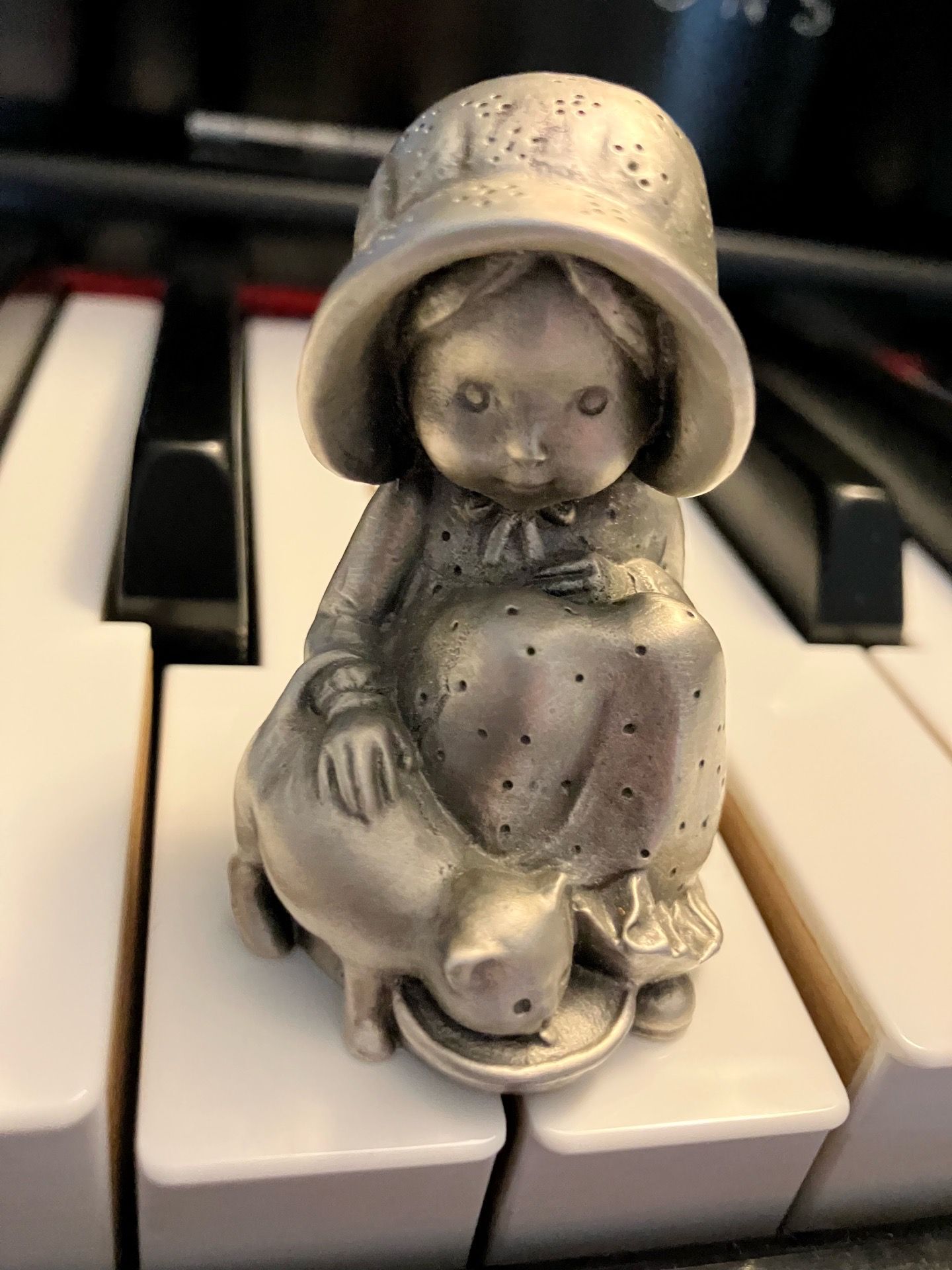 Vintage fine pewter HOLLY HOBBIE figurine 1728/6000 💕Kind Heart
