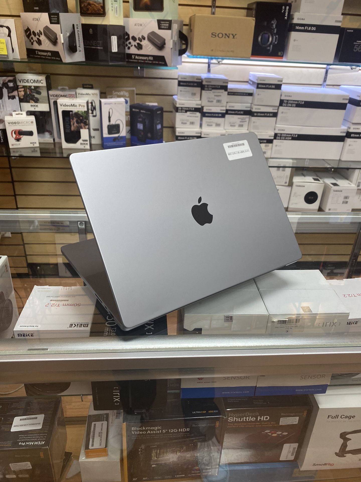 (Pre-Owned) 16” MacBook Pro M1/16Gb Ram/512Gb SSD