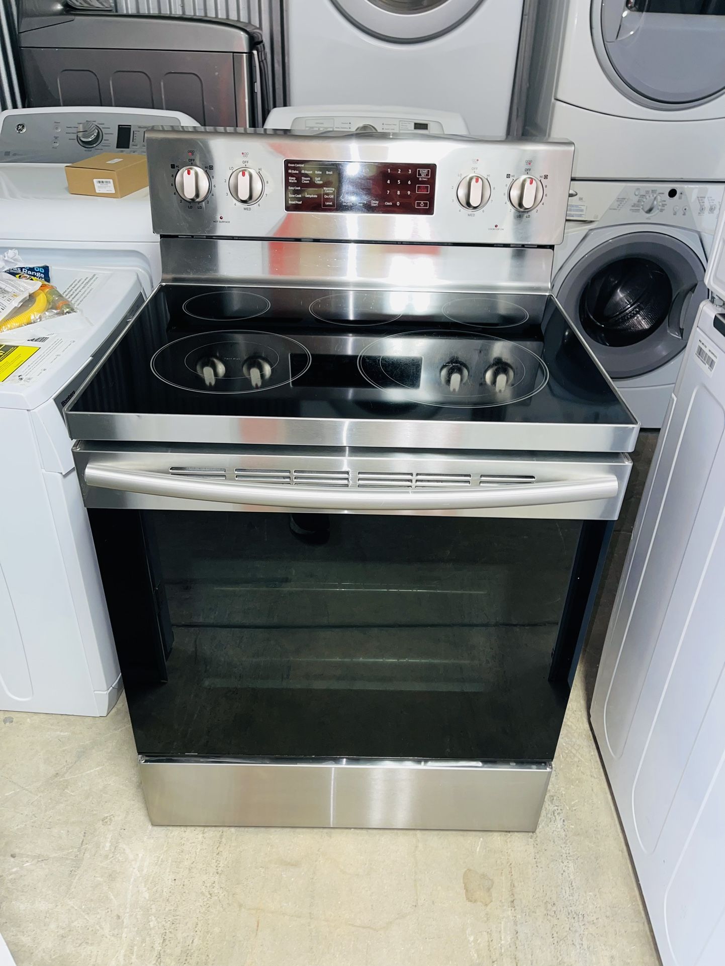 Samsung stainless steel stove in very perfect condition, a receipt for 60 days warranty