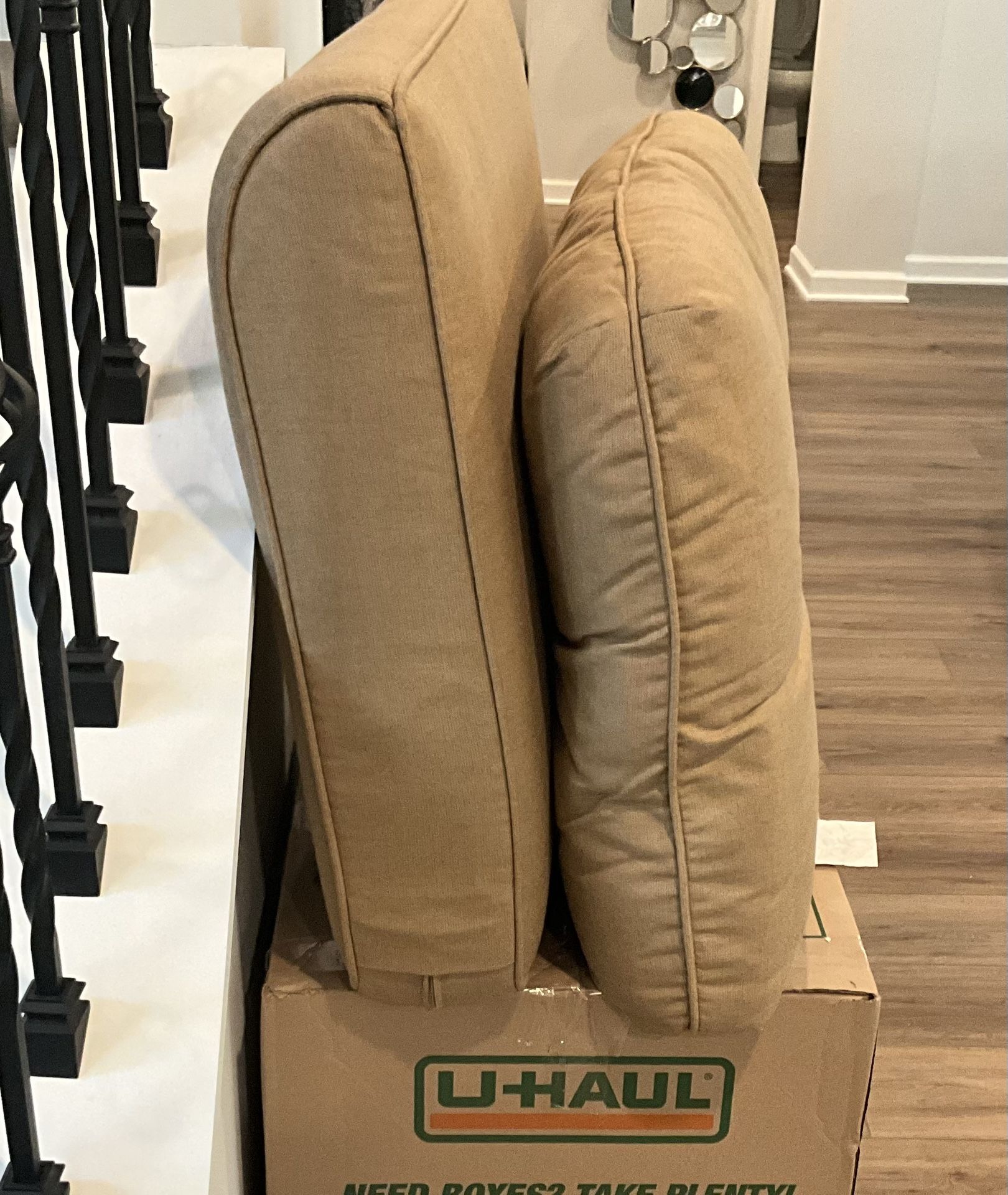  4 Sets Of Club Chair Pillows 