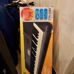 Casio Electric Keyboard