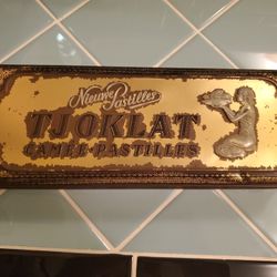 Vintage/Art Deco Style Tjoklat Camée Pastilles Gold Metal Tin Advertising Dutch Chocolate Netherlands
