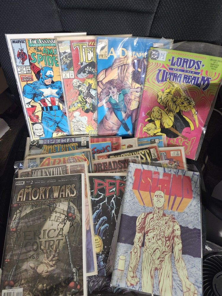 Marvel, DC , Epic, Simpsons, Boom Studios 16 Comics Lot