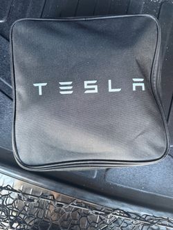 Tesla Mobile Charger