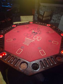 Poker table with lamp and 6 matching chairs