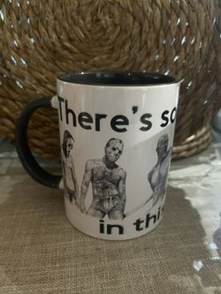 Halloween Coffe Cup “There’s Some Horrors In This House’