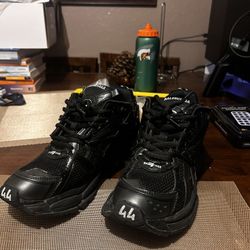 Balenciaga Runner 