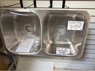 Kitchen sink undermount