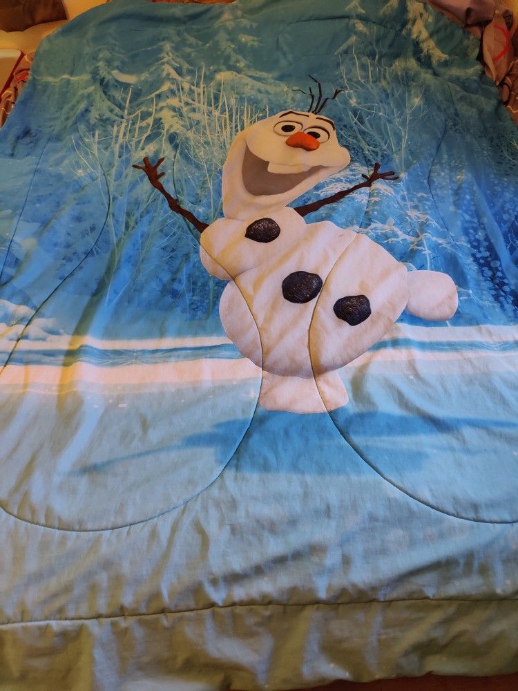 Disney Frozen Olaf Build a Snowman 72" x 86" Microfiber Comforter, Twin/Full