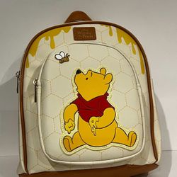 Disney Winnie The Pooh Backpack NWT🍯  