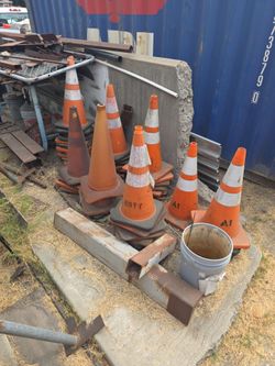 used construction 🚧 cones