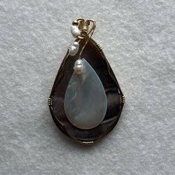 Mother Of Pearl Tear Drop Pendant
