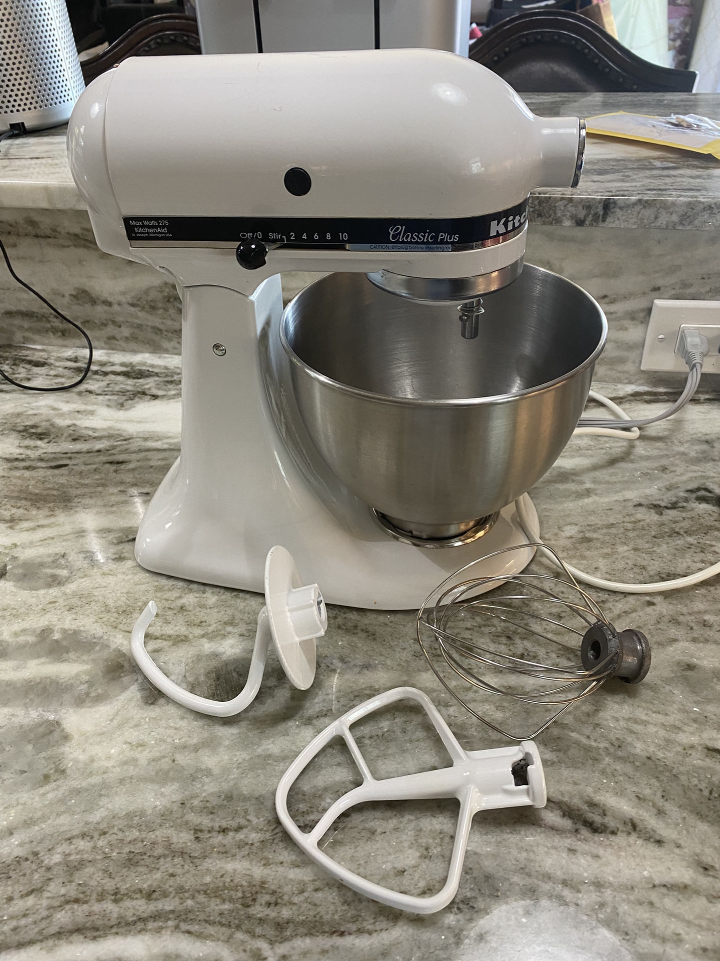 KitchenAid Classic Can Opener, Red for Sale in Dallas, TX - OfferUp