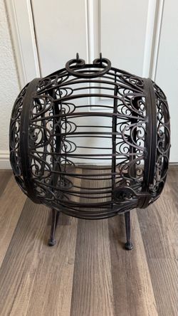 Vintage Ornate Wrought Iron Barrel Shaped Locking Wine Rack 7 Bottle Holder