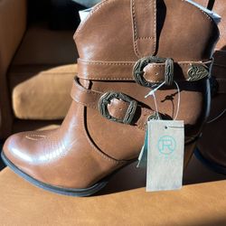New With Tags Women’s Roper Boots
