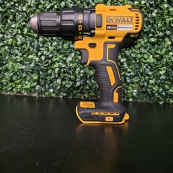 DEWALT 
Drill