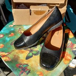 BRAND NEW WOMEN'S SIZE 10 WW COMFORT VIEW BLACK LEATHER FLATS 
