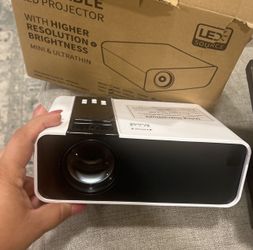 PROJECTOR FOR SALE 