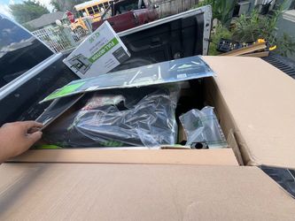 Electric lawnmower