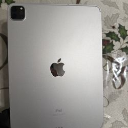 Ipad Pro M1 11" 1TB Like new rarely used $850 obo