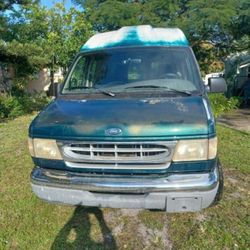 Ford ECONOLINE,  1999, LOW Millage. 