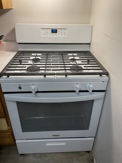 Brand new stove Only Used It Three Times Moving Need It Out ASAP 