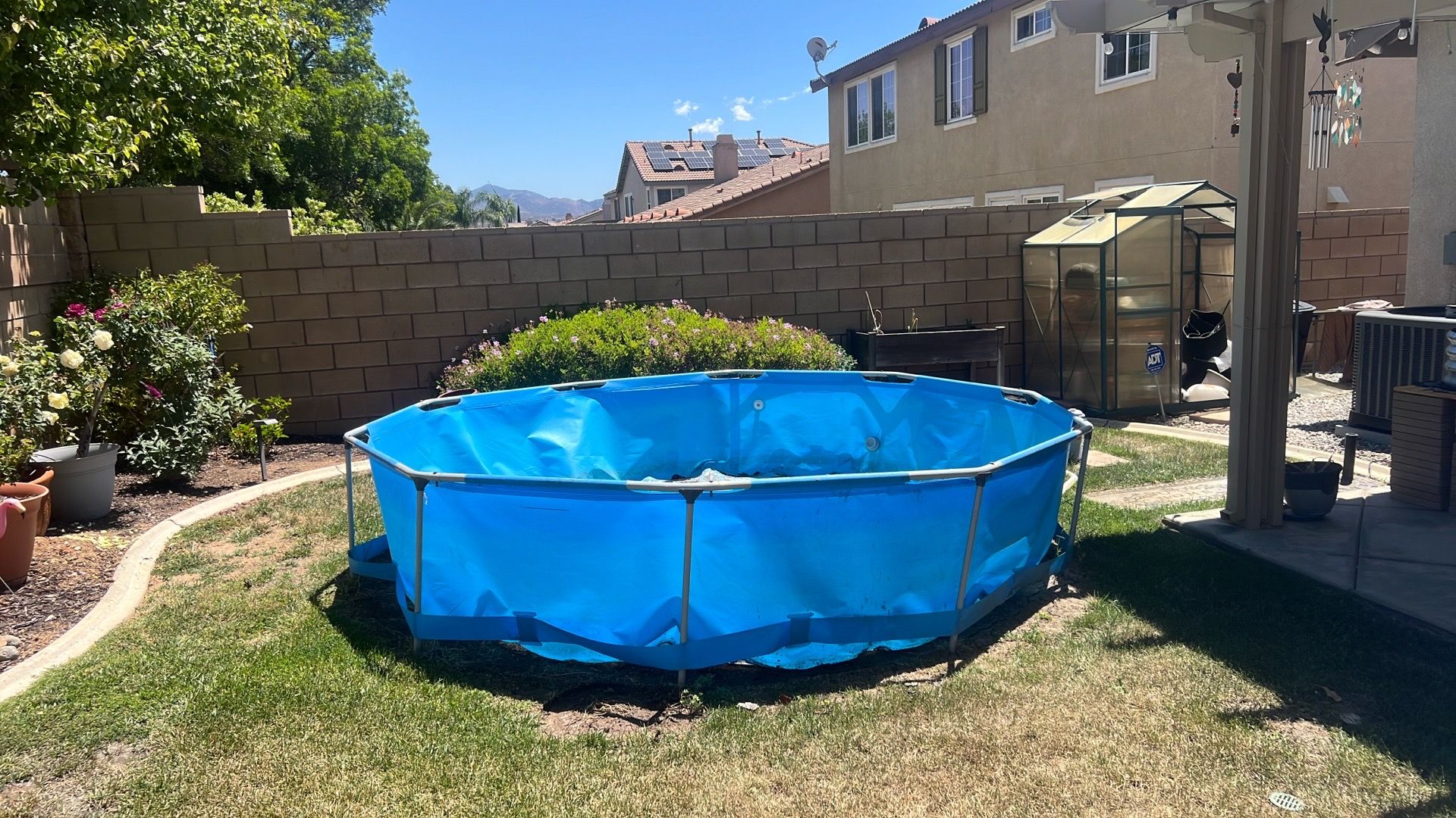 Free pool with Ladder