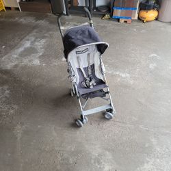 MACLAREN STROLLER 