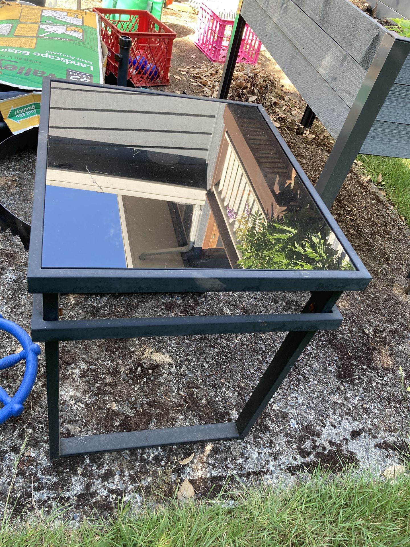 Free Glass Side Table