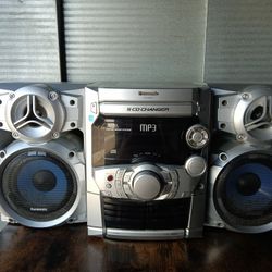 Panasonic SA-AK220  Stereo System 5 CD Changer 