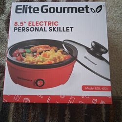 8.5" personal skillet. New In box