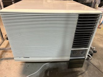 Carrier air conditioner, 220v works great