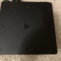 PlayStation 4 – 500GB + NHL 19 + 1 Controller