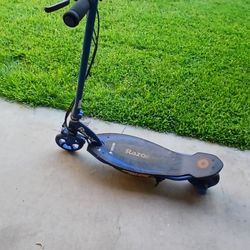 Razor E95 Electric Scooter W/adapter Charger $30 OBO